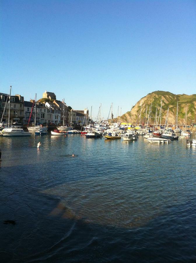 The Snug Ilfracombe Apartment Bagian luar foto